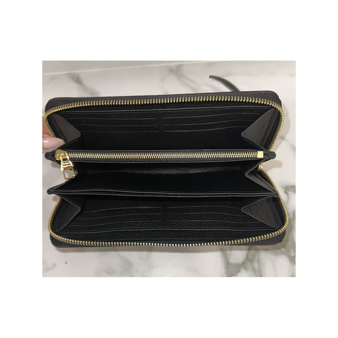 PRELOVED LOUIS VUITTION ZIPPY WALLET IN BLACK