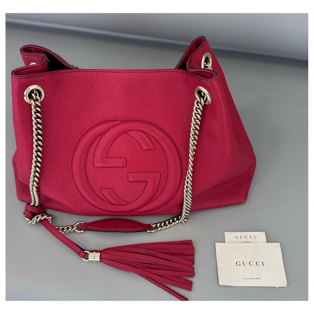 GUCCI MEDIUM SOHO CHAIN BAG IN RED